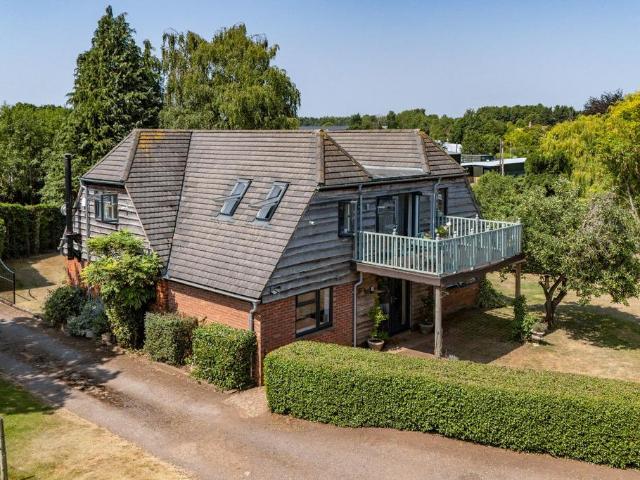 House for sale in Newent, Bromsberrow Heath