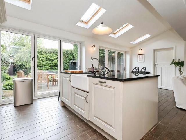 House for sale in Haden Hill, Fold Hill