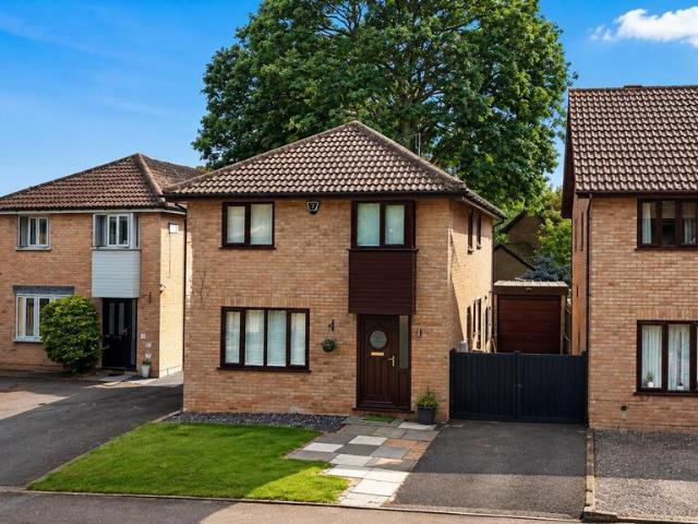 House for sale in Northampton, Northamptonshire