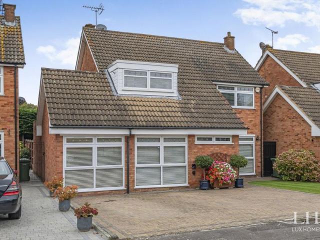 House for sale in Emerson Park, Greater London