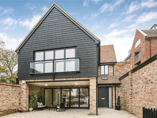House for sale in King's Walden, Hertfordshire