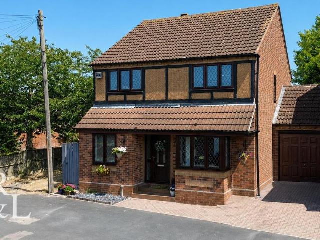 House for sale in Gun Hill, Warwickshire