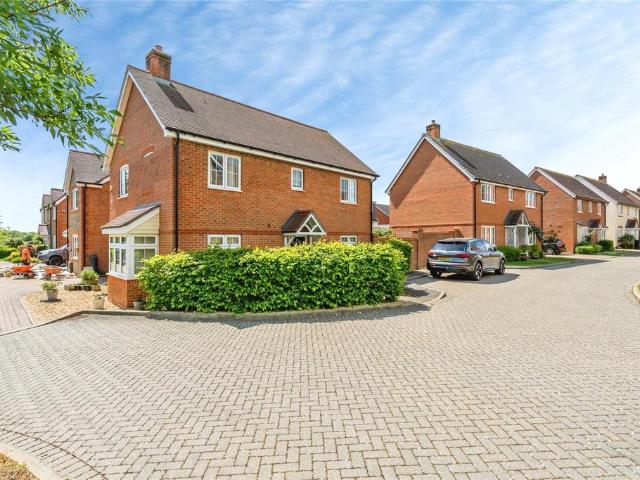 House for sale in Littlecote, West Sussex