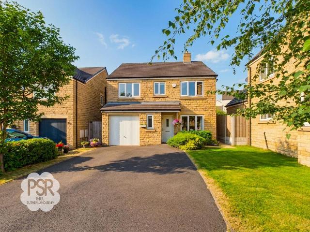 House for sale in Charlesworth, East Midlands