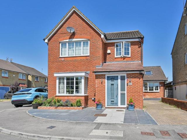 House for sale in Batchworth, Hertfordshire