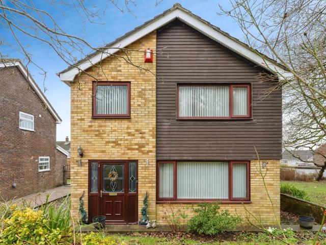 House for sale in Parc Gwernfadog, Ynystawe