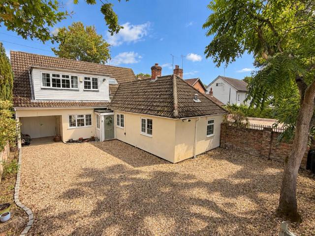 House for sale in Finchampstead