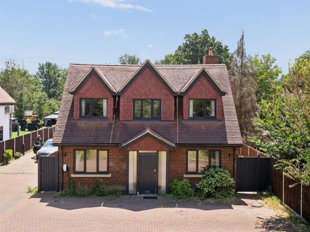 House for sale in Wexham, George Green