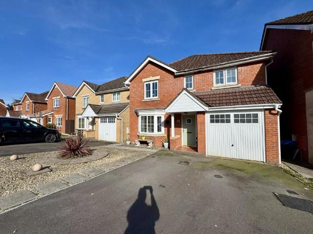 House for sale in Troed-y-rhiw, Wales