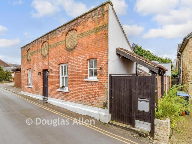House for sale in Ivy Chimneys, Epping