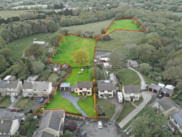 House for sale in Charlesworth