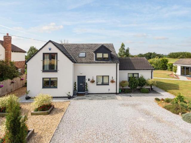 House for sale in Ulleskelf, North Yorkshire