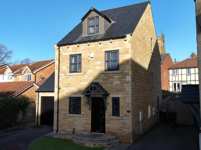 House for sale in Royston, South Yorkshire