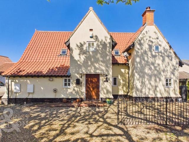 House for sale in East Tuddenham, Norfolk