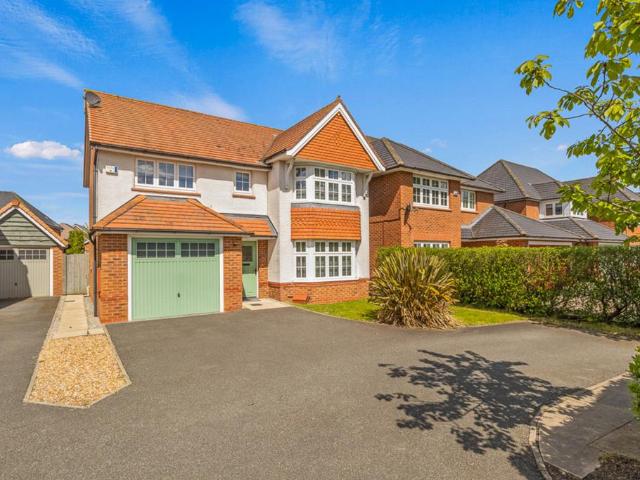 House for sale in Lunts Heath, Widnes