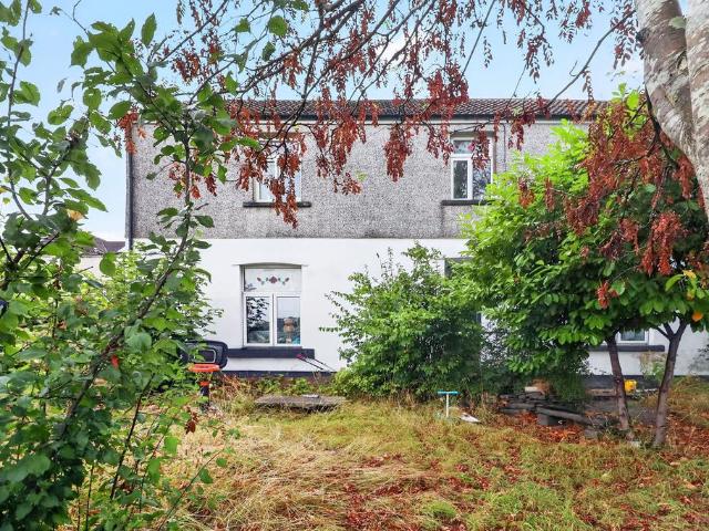 House for sale in Tonyrefail, Coedely