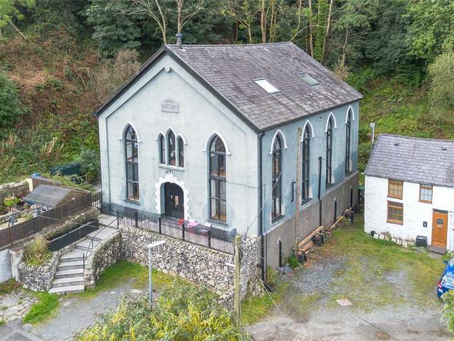 House for sale in Llanrug, Cwm-y-glo