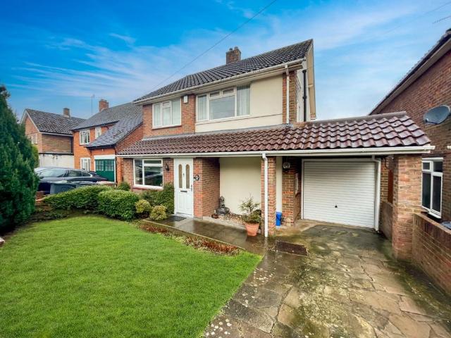 House for sale in Round Green, Luton