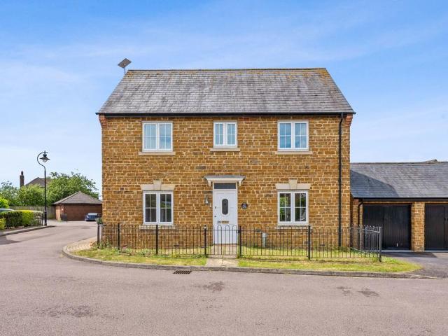 House for sale in Finedon