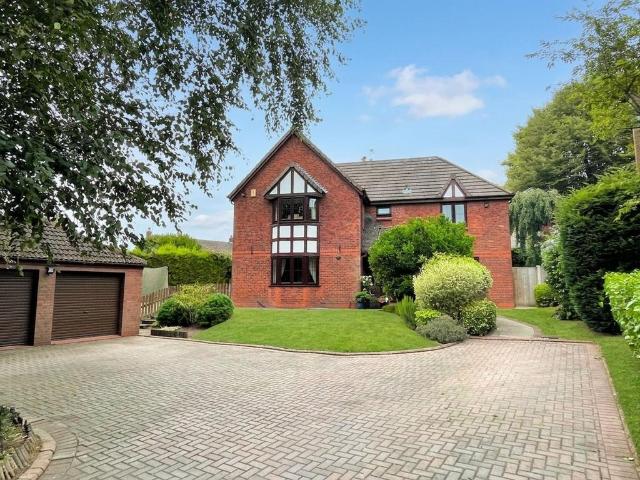 House for sale in High Legh