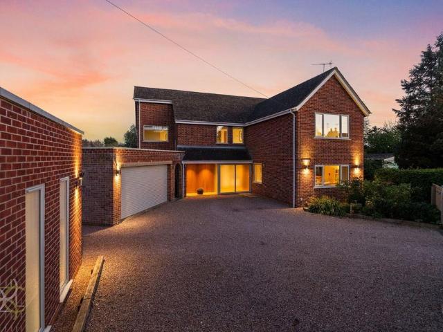 House for sale in Middle Littleton, Wychavon