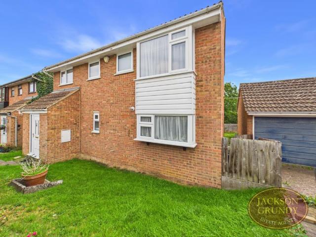 House for sale in Weedon Bec