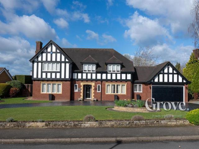 House for sale in Stourbridge, West Midlands