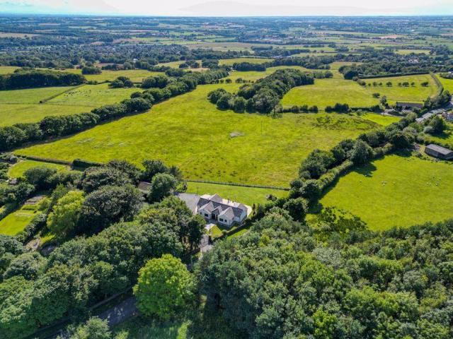 House for sale in Roby Mill, Lancashire