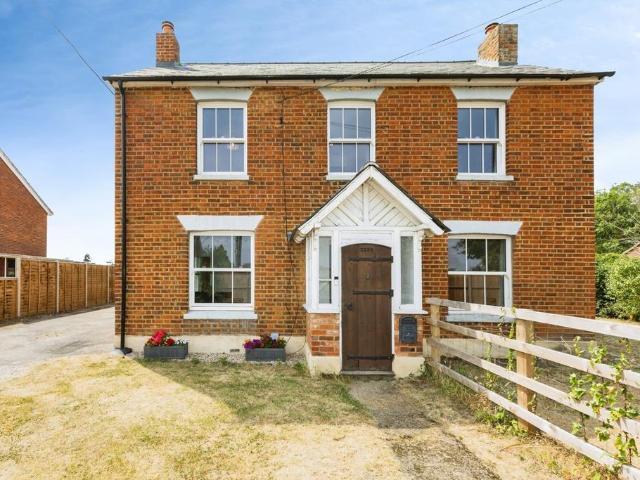 House for sale in Shinfield, Three Mile Cross