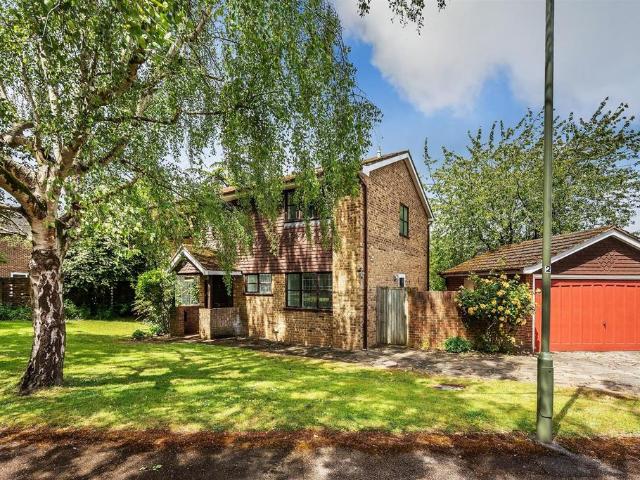 House for sale in Pachesham Park, Surrey