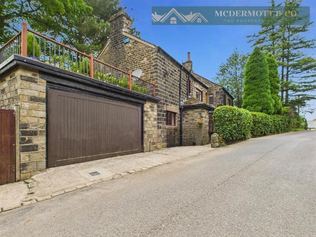 House for sale in Saddleworth, Pendock