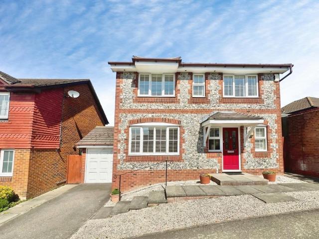 House for sale in The Butts, Kent