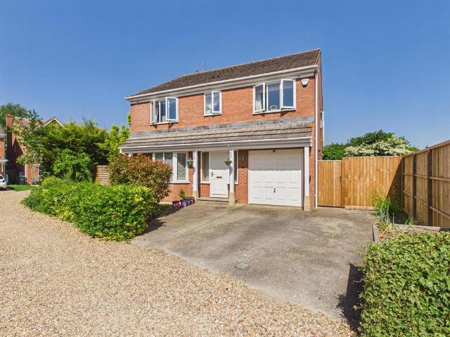 House for sale in Watermead, Buckinghamshire