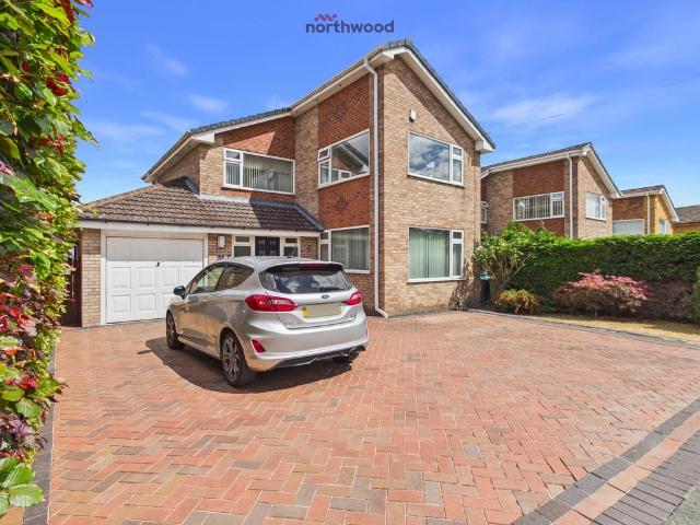 House for sale in Marchwiel, Wales