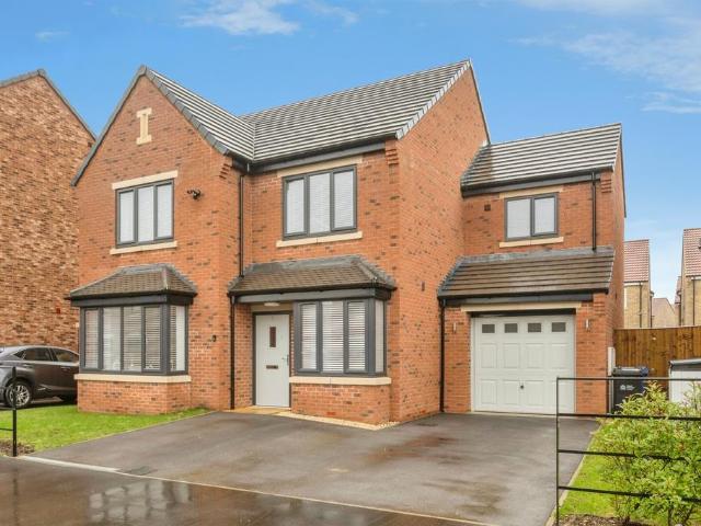House for sale in Edenthorpe, South Yorkshire
