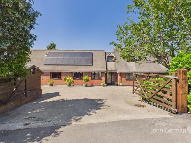 House for sale in Newhall, South Derbyshire