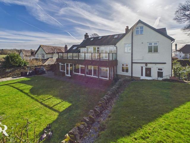 House for sale in Charlesworth, East Midlands