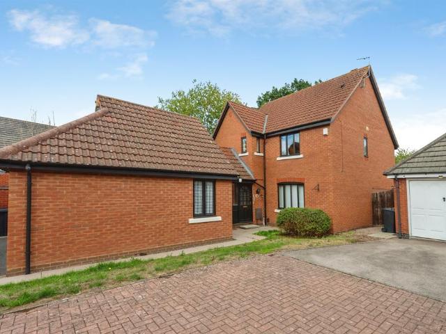 House for sale in Lyppard Grange, Worcester