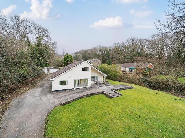 House for sale in Pembrey and Burry Port Town, Wales