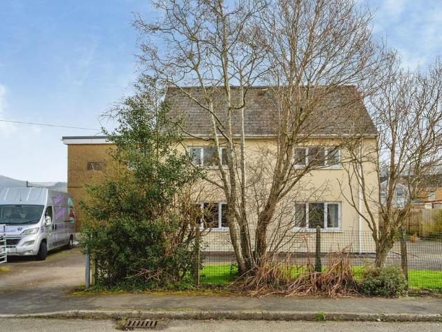 House for sale in Ynys Isaf, Ystradgynlais