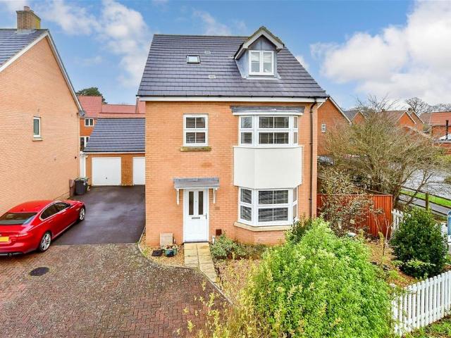 House for sale in Hampshire Farm, Spring Vale