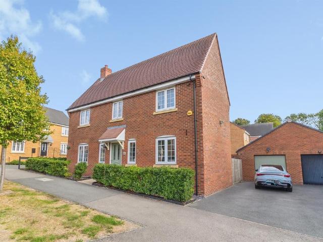 House for sale in Woodside Estate, Houghton Regis