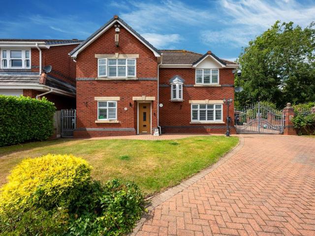 House for sale in Roby Mill, Lancashire