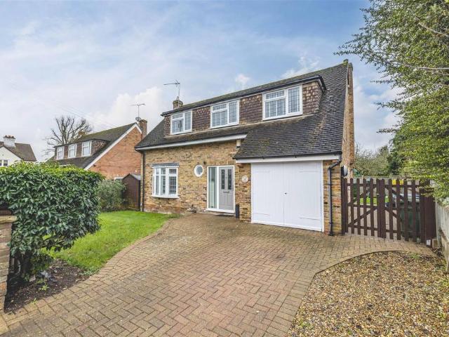 House for sale in Clewer Green, Windsor