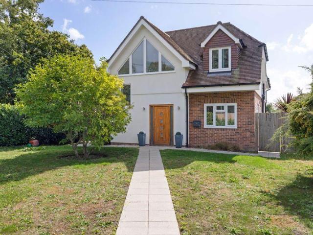 House for sale in Littlecote, West Sussex