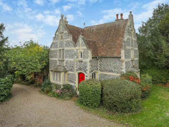 House for sale in Kennington Lees, Ashford