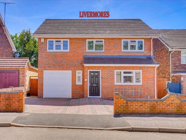 House for sale in Crayford, Greater London