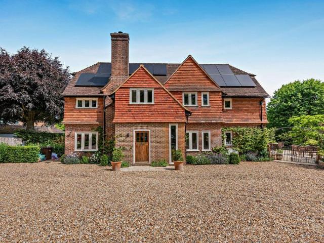 House for sale in Fole, Surrey