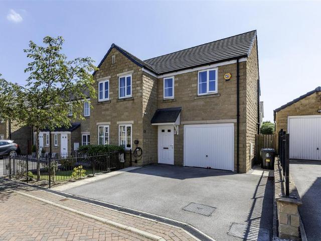 House for sale in Salendine Nook, West Yorkshire