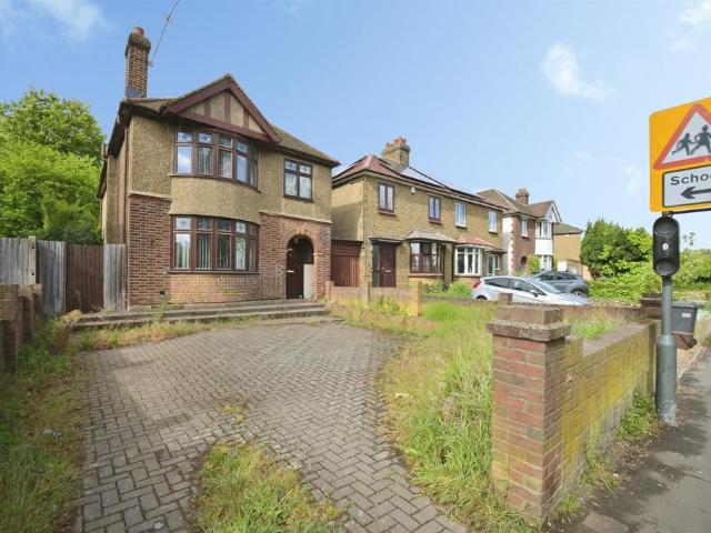House for sale in Kings Hill, Colliers End